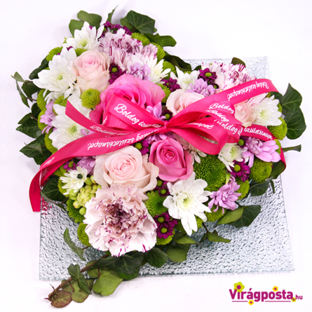Virágposta - Szól a szív - Virágszív rózsaszín rózsákkal