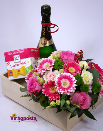 Virágposta - Köszönöm, hogy vagy nekem! - Virágdoboz pezsgővel és csokival
